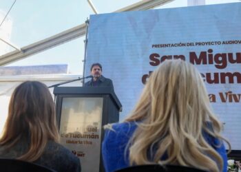 “Historia Viva”: El Municipio producirá un documental sobre San Miguel de Tucumán con Felipe Pigna