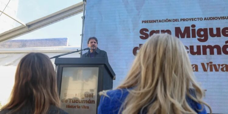 “Historia Viva”: El Municipio producirá un documental sobre San Miguel de Tucumán con Felipe Pigna