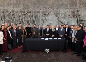 Políticos Tucumanos firmaron un compromiso por el bien común en la Casa Histórica, convocados por la Iglesia