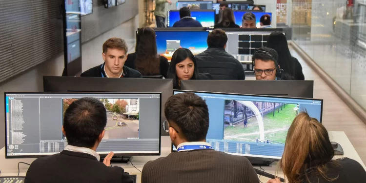Visualizadores del COMM se capacitan en IA para operar nuevas cámaras de seguridad en San Miguel de Tucumán