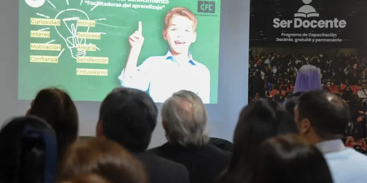 Docentes municipales se capacitan en pedagogía emocional con referentes internacionales