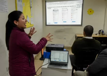 Capacitan en inteligencia artificial para mejorar la empleabilidad de personas desocupadas en San Miguel de Tucumán