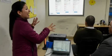 Capacitan en inteligencia artificial para mejorar la empleabilidad de personas desocupadas en San Miguel de Tucumán
