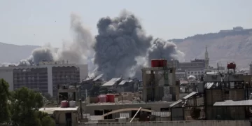 Israel bombardeó instalaciones clave del ejército sirio en Damasco