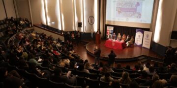 Docentes de Tucumán se capacitan en ciudadanía digital con aportes de experiencias canadienses