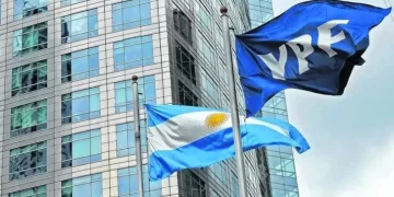 Argentina defendió ante la Justicia de EE.UU. la suspensión de la entrega de acciones de YPF y advirtió por daños irreparables