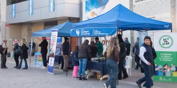 Conciencia ambiental en vacaciones: El Municipio refuerza tareas de prevención y cuidado del planeta en la peatonal Congreso