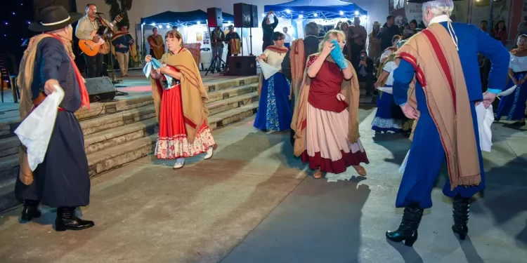 El Día del Poncho Tucumano se celebró con música, danzas y orgullo en el Punto Patrio