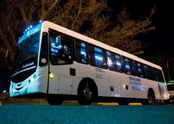 El Bus Turístico Nocturno vuelve con una visita teatralizada al Cementerio del Oeste para cerrar el Mes de la Independencia