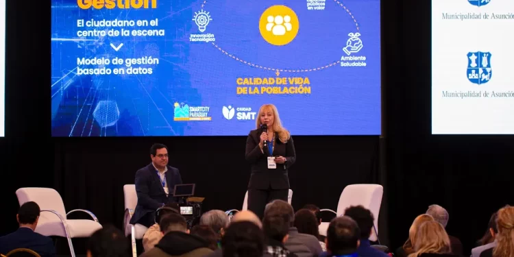 Rossana Chahla expuso en Paraguay su modelo de gestión basado en datos y desarrollo humano