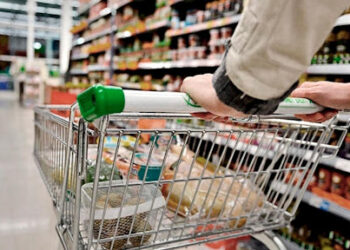 Una familia necesitó $1.128.398 en junio para no ser pobre: alimentos y educación, entre los que más subieron