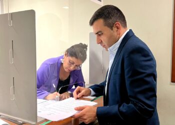 Agustín Romano Norri impulsa un proyecto para prohibir el uso recreativo del celular en policías durante el servicio