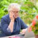La conexión digital protege del Alzheimer, pero dispara el consumo en casa