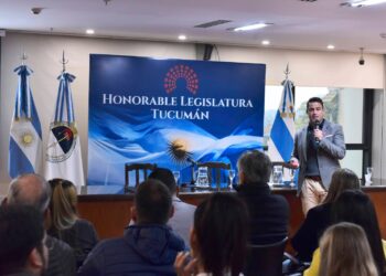 La Legislatura promueve la medicina preventiva con una charla sobre cáncer de mama