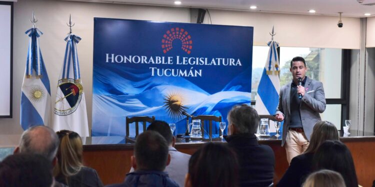 La Legislatura promueve la medicina preventiva con una charla sobre cáncer de mama