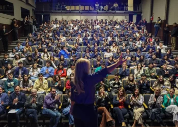 “Buscamos darles herramientas a muchos jóvenes que no se animan a lanzarse a sus sueños”