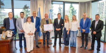 El Dr. Abel Albino fue distinguido por el aporte de la Fundación CONIN contra la desnutrición infantil