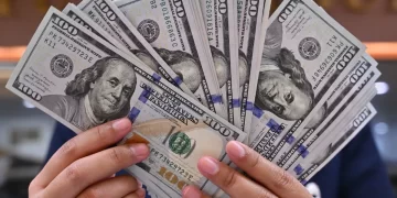 El dólar subió a $1.445 y las acciones argentinas perdieron hasta 6% en Wall Street