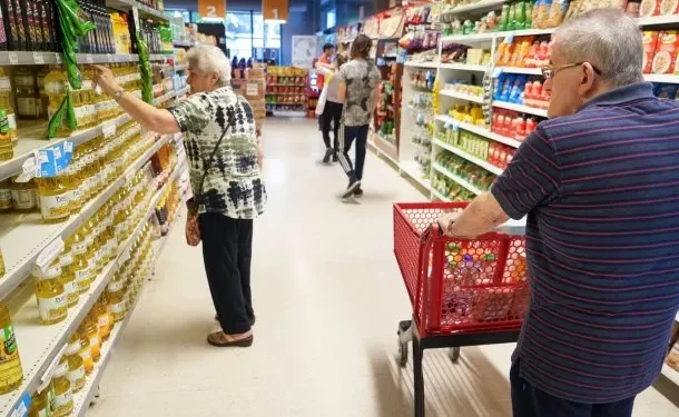 El Gobierno derogó más de 70 normas de control a comercios y supermercados