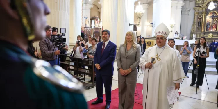 “Aquí están nuestros sueños, nuestras infancias y raíces”, destacó la intendente Chahla en la misa por el Día de la Ciudad