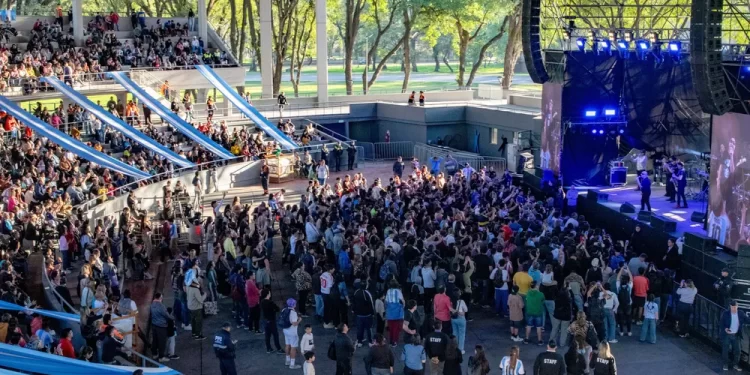 La primavera se vivirá en el Palacio de los Deportes con espectáculos gratuitos de rock y música tropical