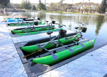 Renuevan el Lago San Miguel e instalan novedosas bicicletas acuáticas