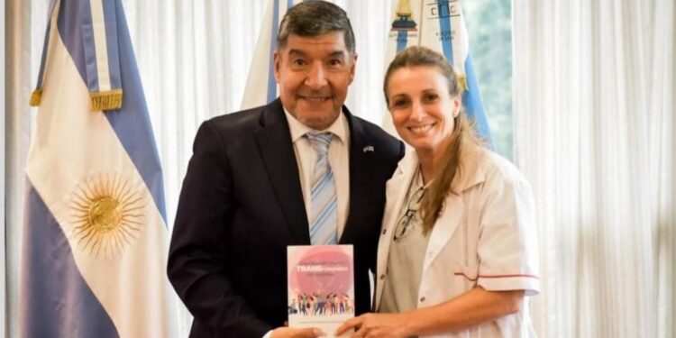 Gran parte de la sociedad pide a Miguel Acevedo que frene el Primer Congreso de Infancias Trans que se realizará en Tucumán