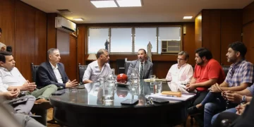 El Concejo avanza con la regulación de las aplicaciones de transporte y la revisión del sistema de colectivos