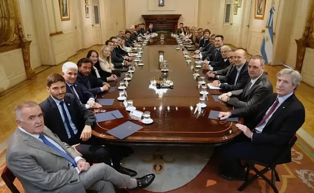 Manuel Adorni aseguró que «hay 20 gobernadores dispuestos a colaborar» con las reformas que impulsa Javier Milei