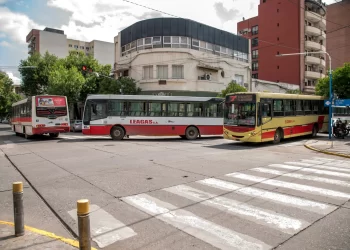 El Municipio convocó a una mesa de diálogo para destrabar el conflicto del transporte en la capital