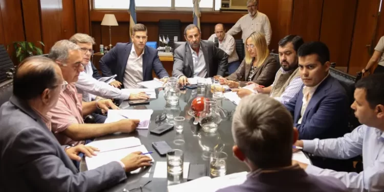 El Concejo tratará en el recinto la regularización de las aplicaciones de transporte