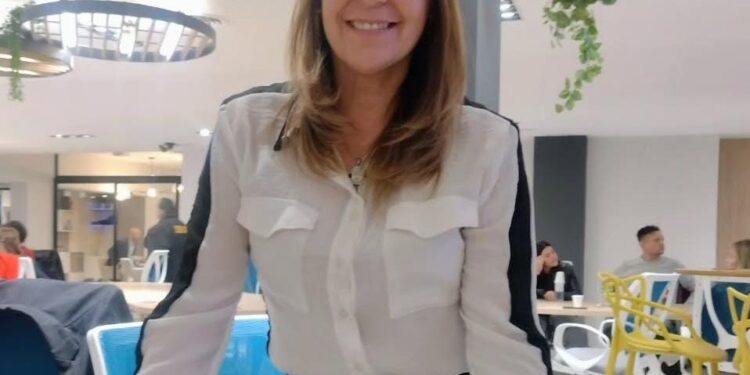 La Comunicación no verbal, es una herramienta poderosa para transmitir y conectar en el ámbito de lo público