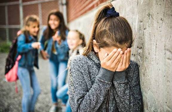 Mendoza: los padres de niños que hagan bullying recibirán millonarias multas