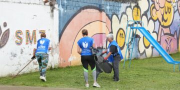 Juri, al frente del municipio, supervisó trabajos en una plaza inclusiva