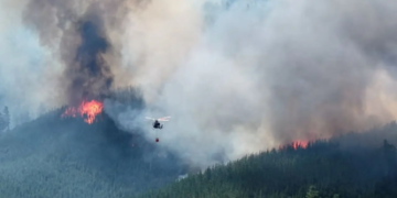 Siguen los incendios en Chubut: hay familias evacuadas y esperan lluvias