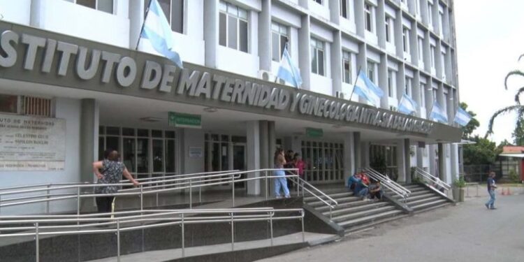 Una nena es la primera bebé del 2026 en Tucumán