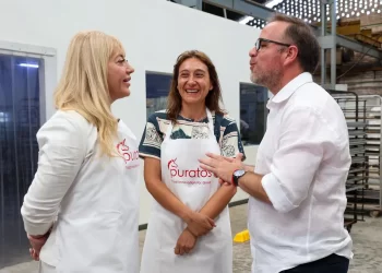 La intendente Chahla resaltó la articulación público-privada durante su visita a la Panadería Benedetto