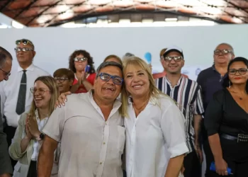 La intendente Rossana Chahla entregó Ecolentes a 523 vecinos de la capital tucumana