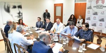 En la Legislatura analizan los pliegos de 46 postulantes a Defensor del Pueblo