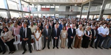 Jaldo entregó equipamientos a escuelas por 2.000 millones de pesos