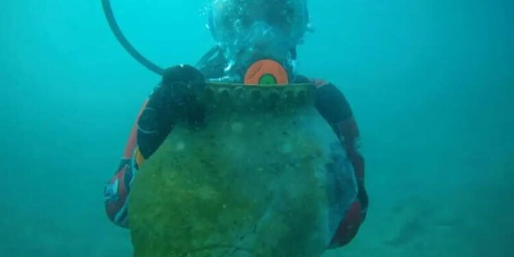 Localizan una ciudad parecida a Atlantis en lo más hondo de un lago