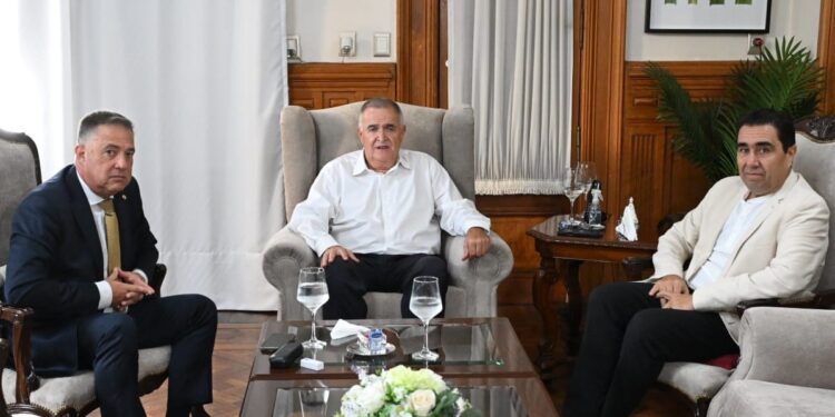 Jaldo recibió a autoridades de la Cámara legislativa