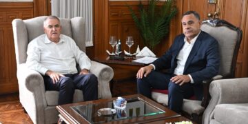 El Gobierno abre una nueva instancia de diálogo por una recomposición salarial