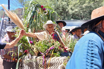 Amaicha del Valle reeligió a su Pachamama 2026 en una emotiva ceremonia