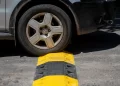 Instalan reductores de velocidad en la ciudad para incrementar la seguridad vial y prevenir siniestros viales
