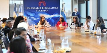 Refugios de la provincia participaron de una mesa de diálogo en la Legislatura