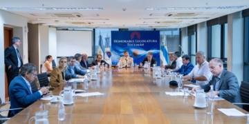 La Legislatura convocó a sesión para tratar la emergencia económica y social