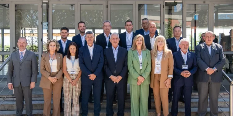 Intendentes de todo el país exigen a la Nación una distribución más equitativa de los recursos