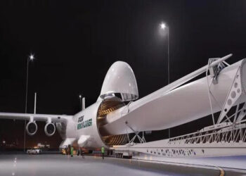 «Despega» el avión más grande del mundo: tiene tres pisos de altura y es el mayor orgullo del país