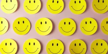 El optimismo reduce un 15% el riesgo de demencia: La ciencia confirma su impacto en el cerebro